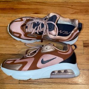 Nike Women’s Airmax 200 Metallic Red Bronze